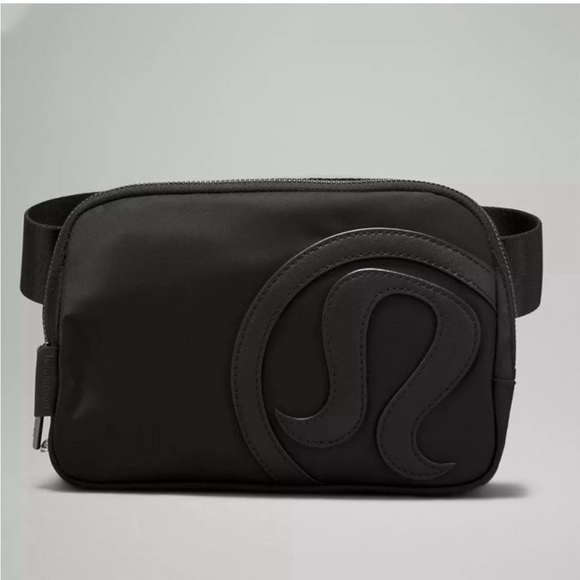 lululemon athletica Handbags - Lululemon NWT | Everywhere Belt Bag in Black/BlackVolume: 1L
